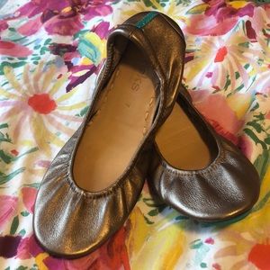 Tieks Metallic Bronze size 7 Flats
